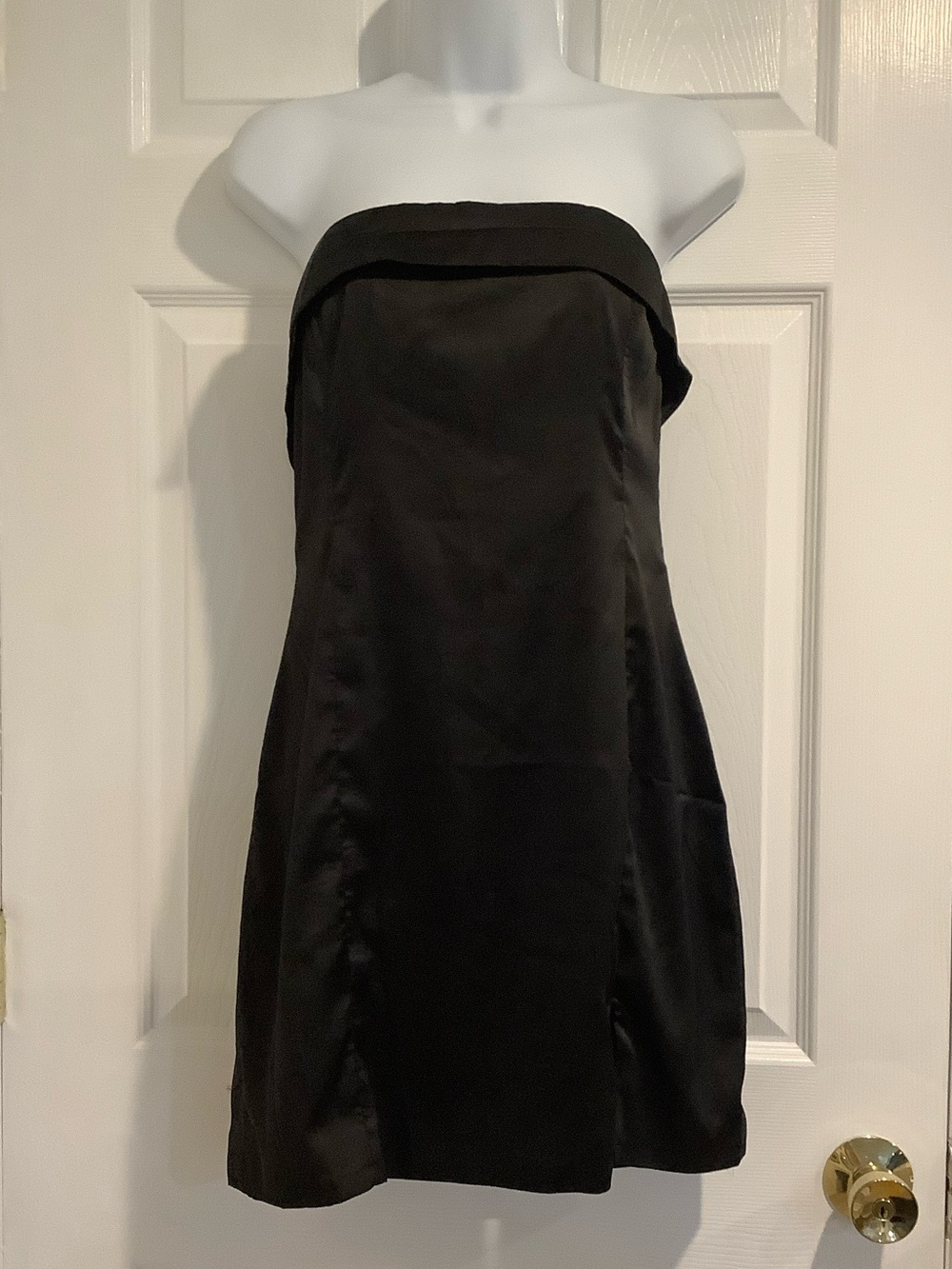 MABLE Black Satin Strapless Minimalist LBD Formal Elegant Cocktail Mini Dress L